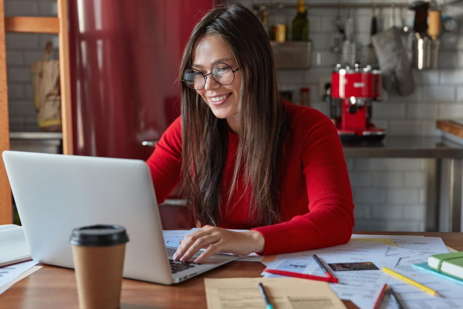 Detaillierte Finanzanalyse und Budgetplanung